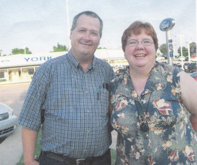 Smiling couple, Jeff and Donna Long.